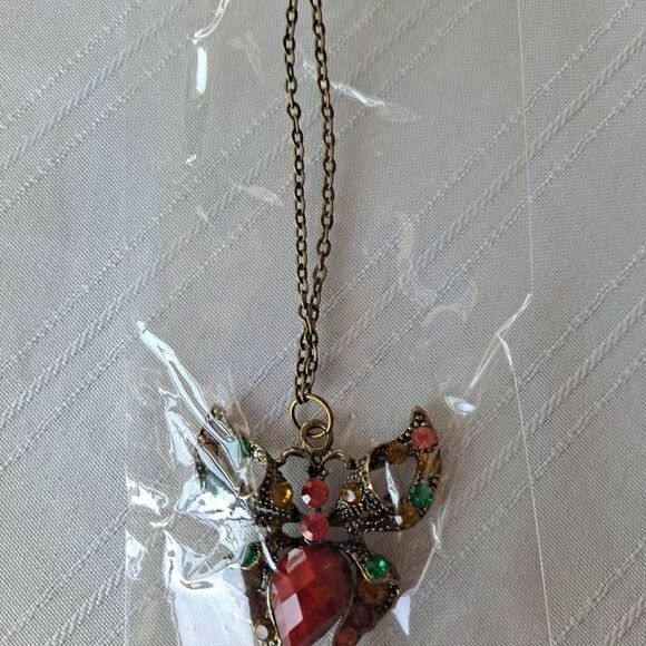 Ladies pendant necklace and earring set Nwt - Picture 4 of 5